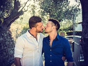 Dating Tips for Bi Men